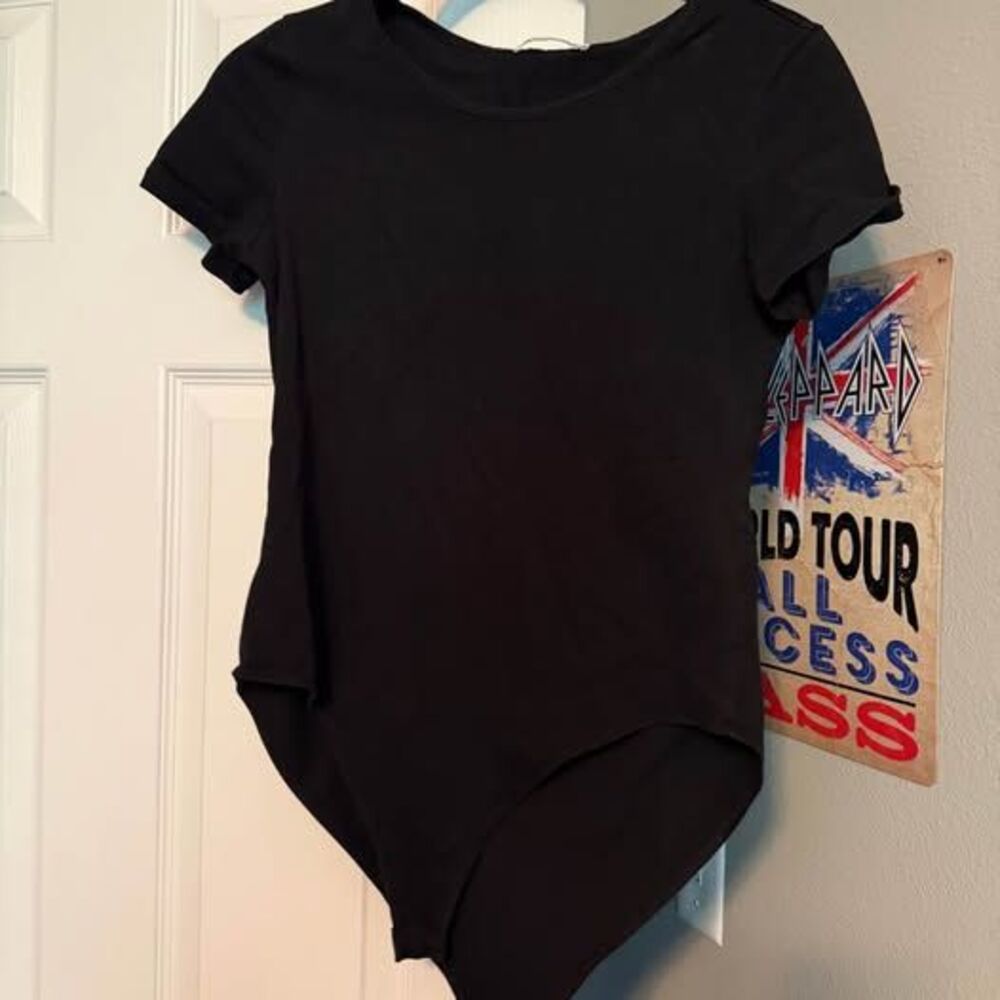 MANGOPOP Black Short Sleeve Bodysuit - Size M - NWOT